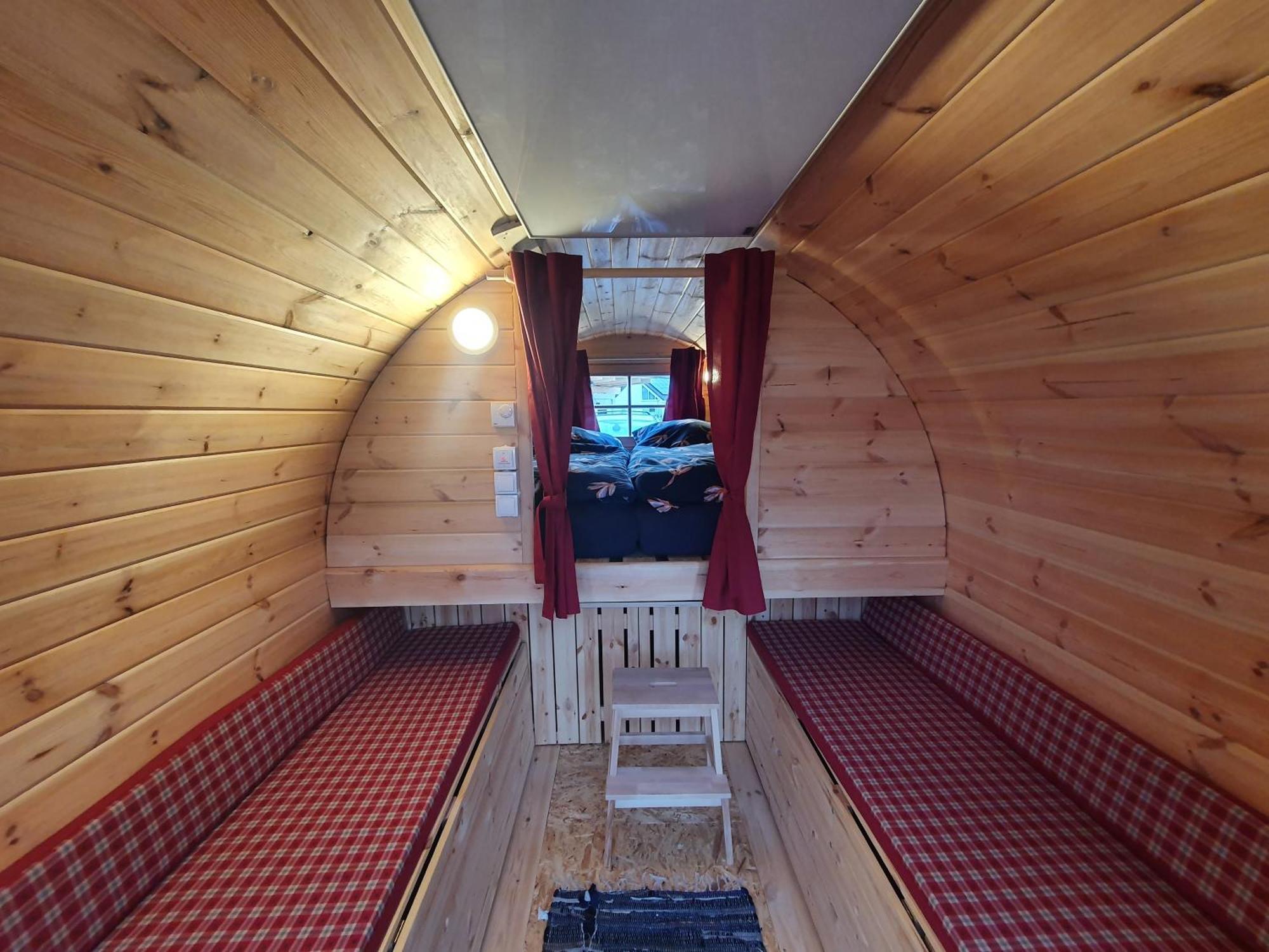 Camping Clamping Schlaffaesser Im Wolfsschlucht Eifel *