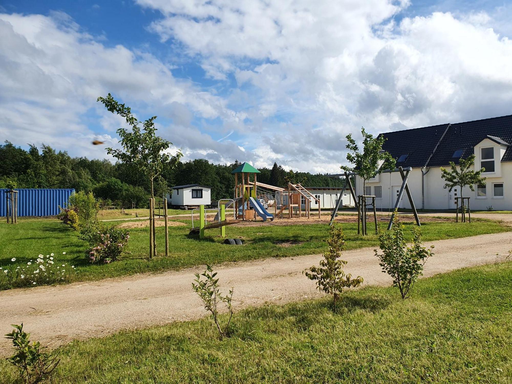 Clamping Schlaffaesser Im Wolfsschlucht Eifel Camping Prüm